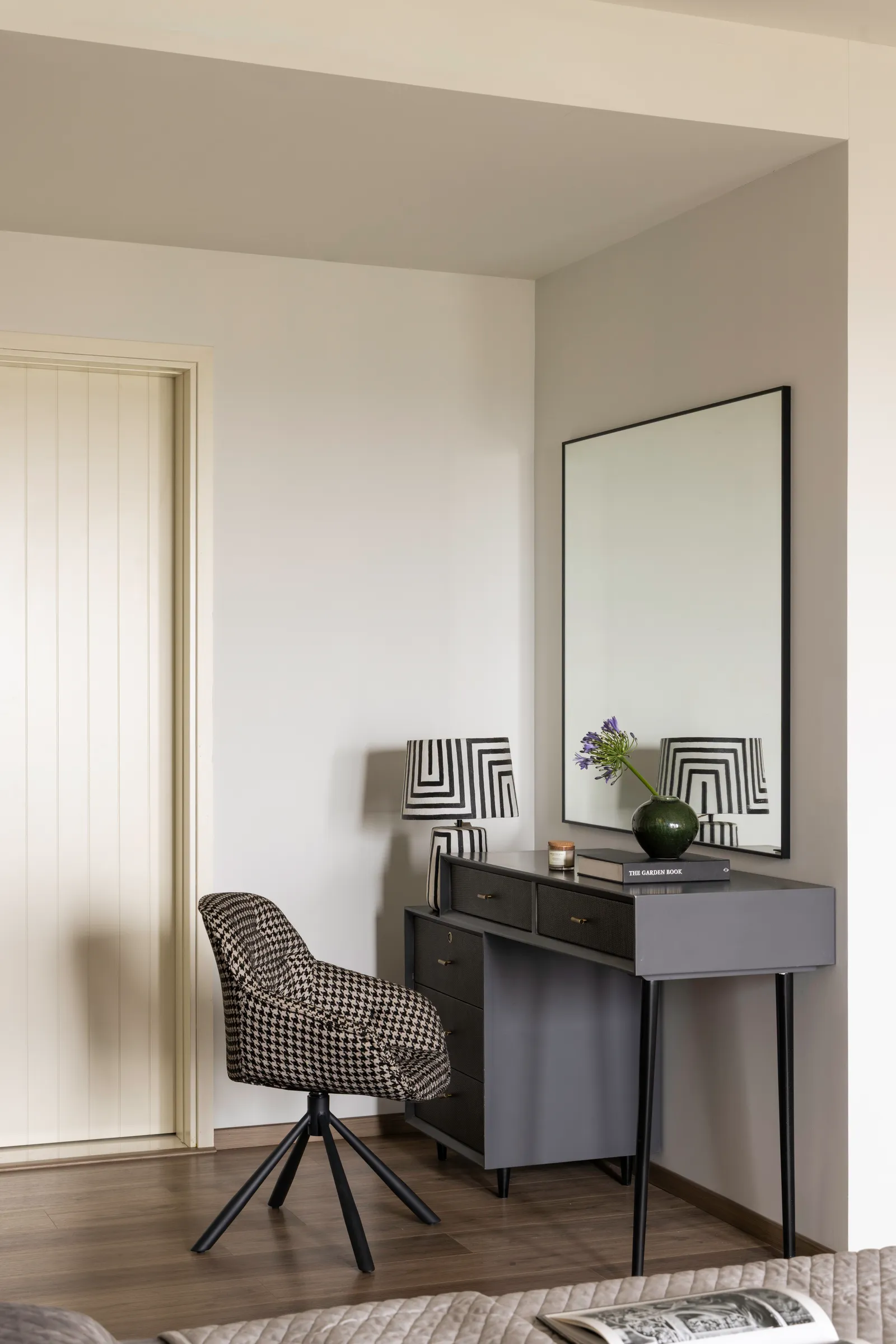 Grey dressing table with mirror and chair — Seema Katta Svasa